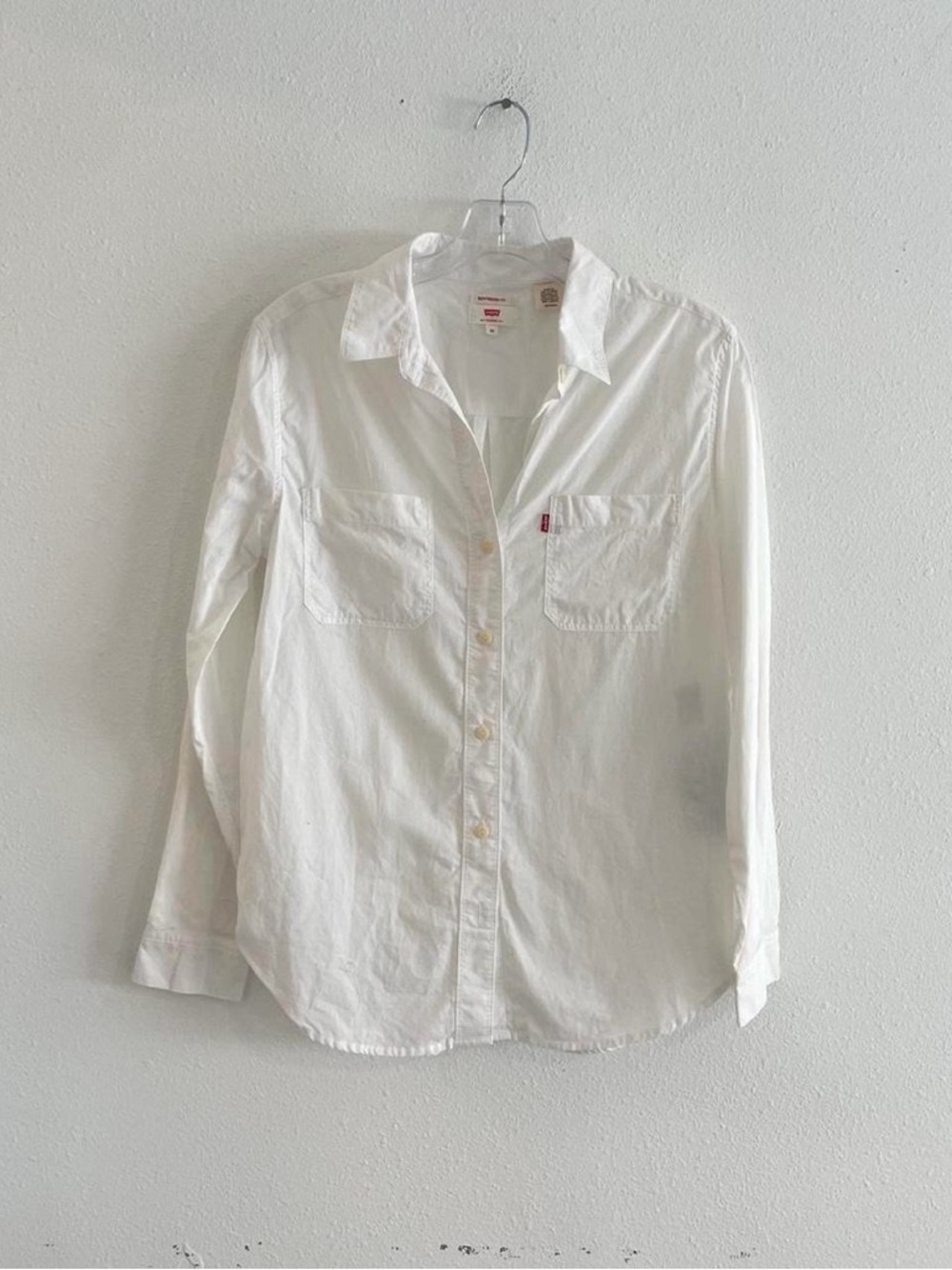 Levi's White Cotton Button-Down Shirt with Chest Pockets